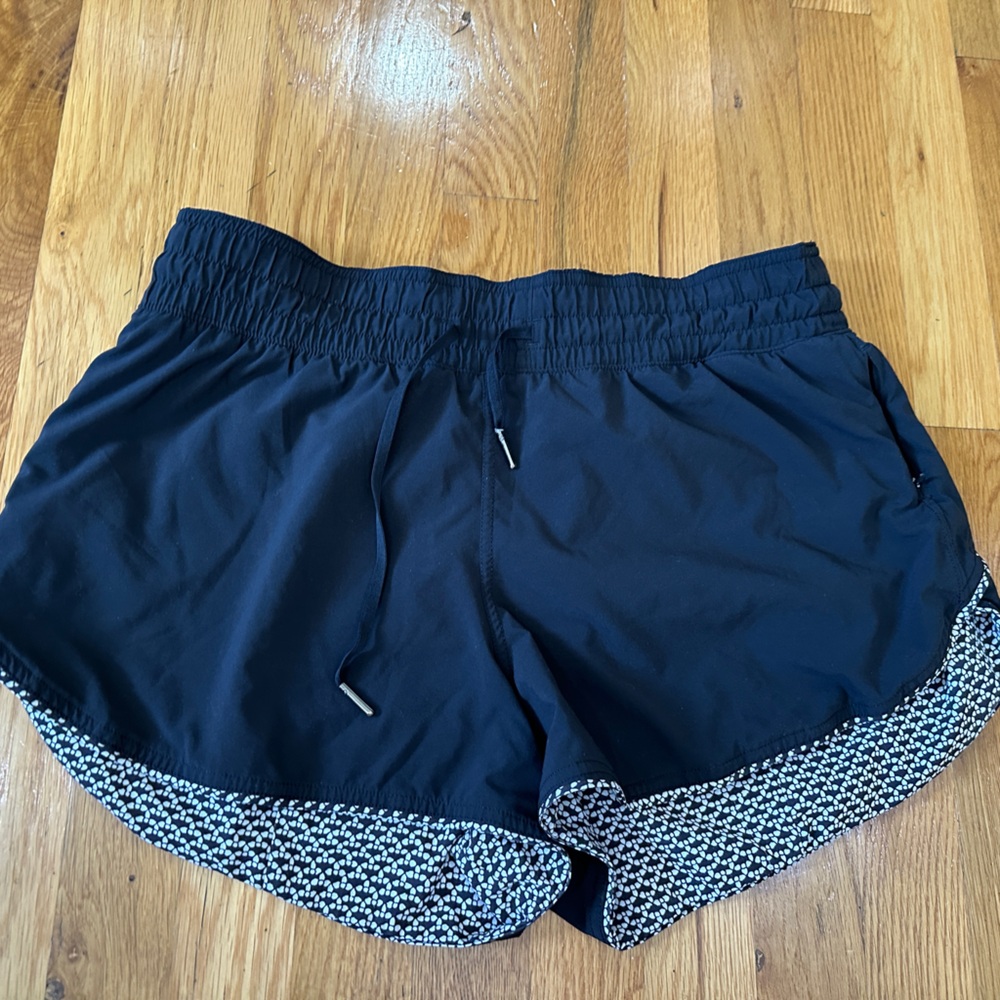 Lululemon Choose a Side Reversible Mid-Rise Short 3"